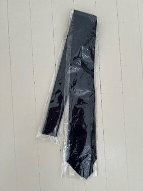 NWT Suitsupply Navy Textured Silk Tie